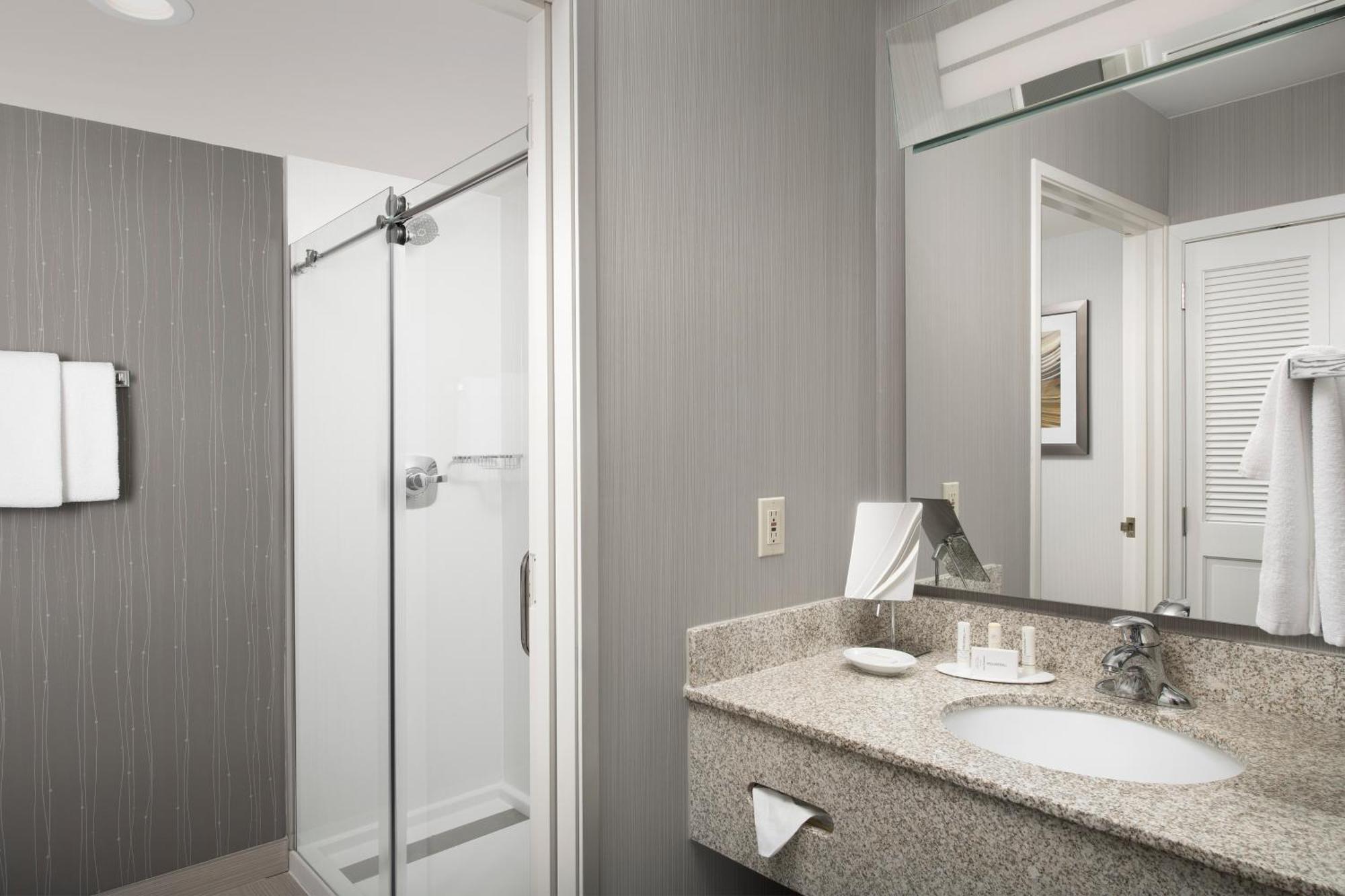 Courtyard By Marriott Portland Hillsboro Hotel Екстериор снимка