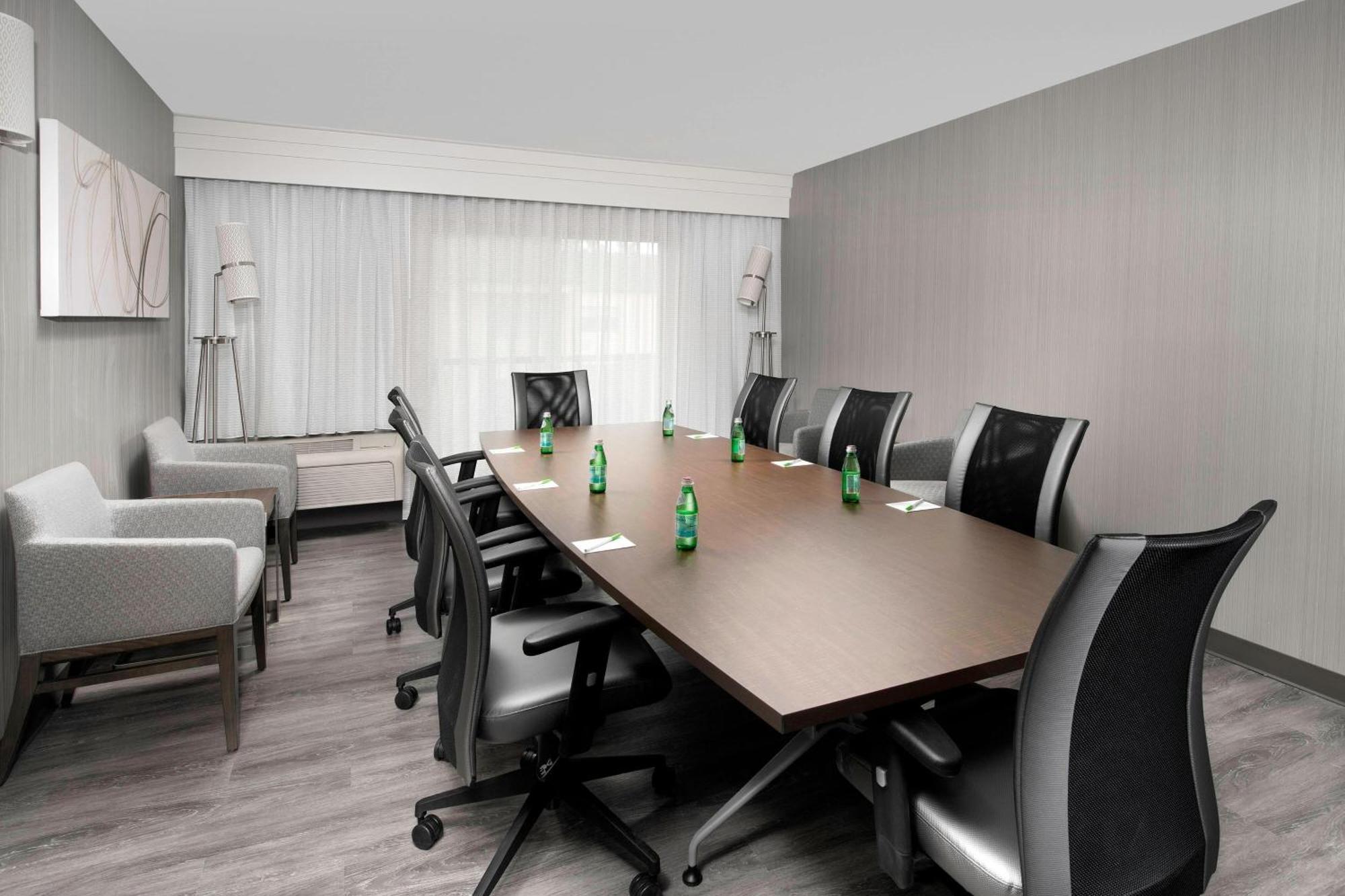 Courtyard By Marriott Portland Hillsboro Hotel Екстериор снимка